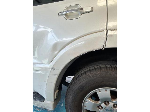 三菱 パジェロ 鈑金 側面 傷