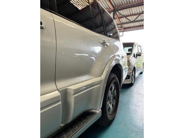 三菱 パジェロ 鈑金 側面 傷