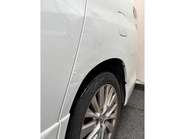 トヨタ　ヴェルファイア　鈑金　傷　修理