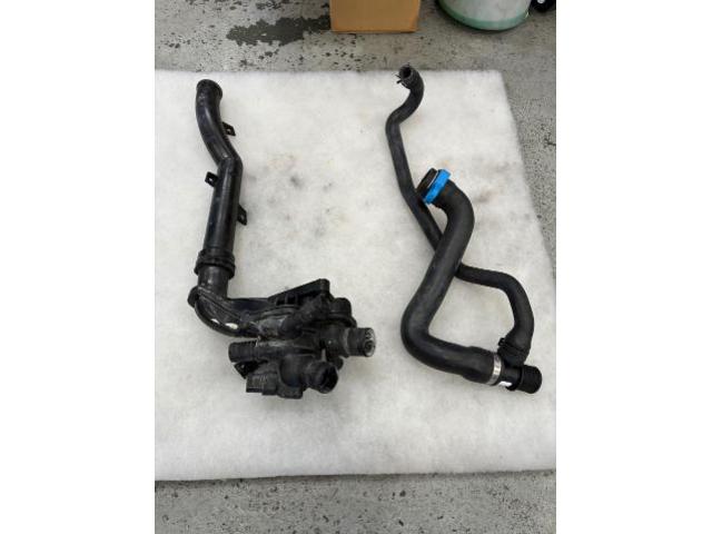 BMW ミニ　サーモハウジング　タペットカバー　ダイレクトコイル交換