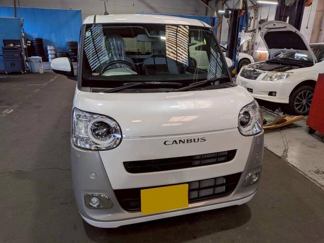 ダイハツ　ムーヴキャンバス　リアバンパー、左リアテールレンズ交換