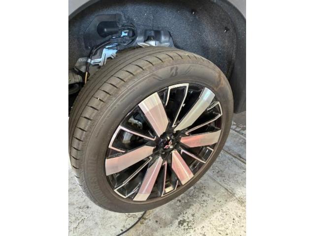 三菱　アウトランダー　スタッドレスタイヤ交換