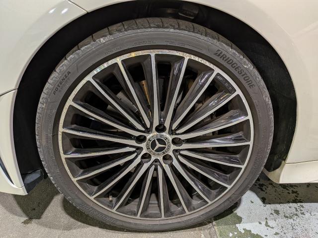 メルセデス・ベンツ　ＣＬＳクラス　左前ホイール交換