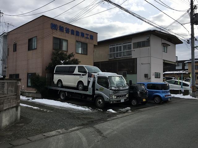 積載車完備。納車、引き取りはもちろん、事故引き上げにも対応致します。