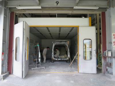 ２つの塗装ブース完備