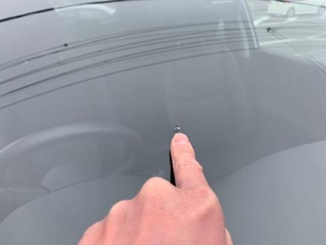 フロントガラスの飛び石被害。デントスマイルのウインドリペアでお修理可能です！