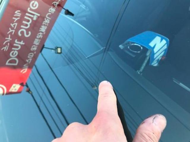 フロントガラスの複数ヶ所の飛び石傷 ガラス交換しなくても修理する方法があります グーネットピット フロントガラスの複数ヶ所の飛び石傷 ガラス交換しなくても修理する方法があります グーネットピット