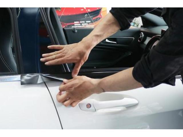 欧州車のメッキモールの劣化。その悩みを、ラッピングで解決します！