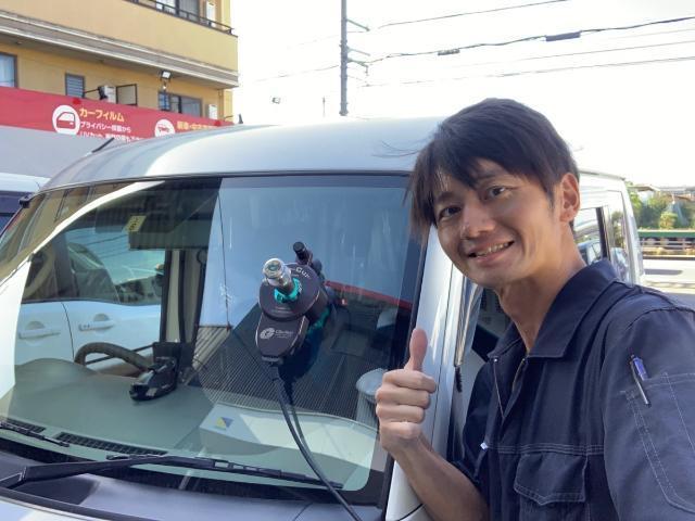 フロントガラスの飛び石傷。即日施工！最短40分程で修理が出来ます。