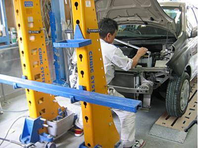 最新鋭フレーム修正機完備