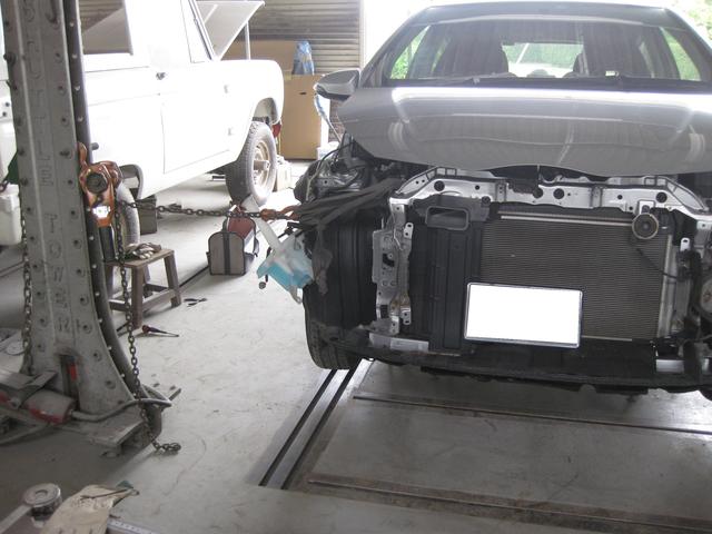 鈑金・塗装作業風景