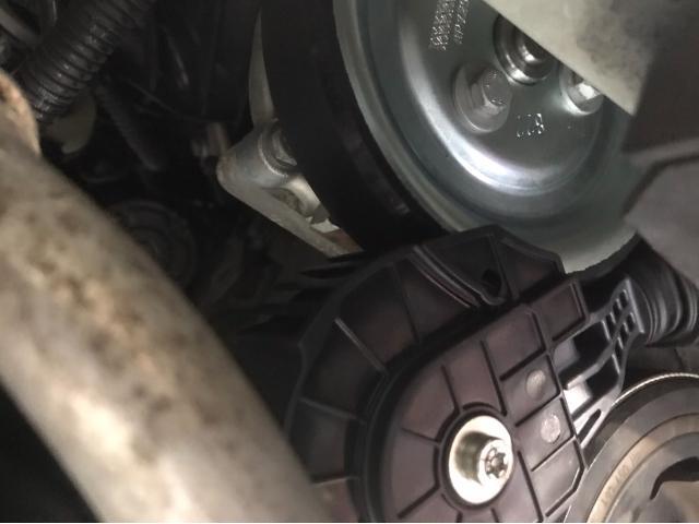 BMW ミニR55 クラブマン
冷却水漏れ修理・ベルト交換