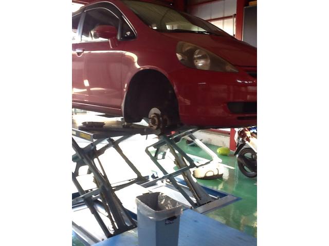 フィット　フロントパッド　交換　ブレーキパッド　土浦市　茨城県　修理工場　車検　事故　故障　取り付け