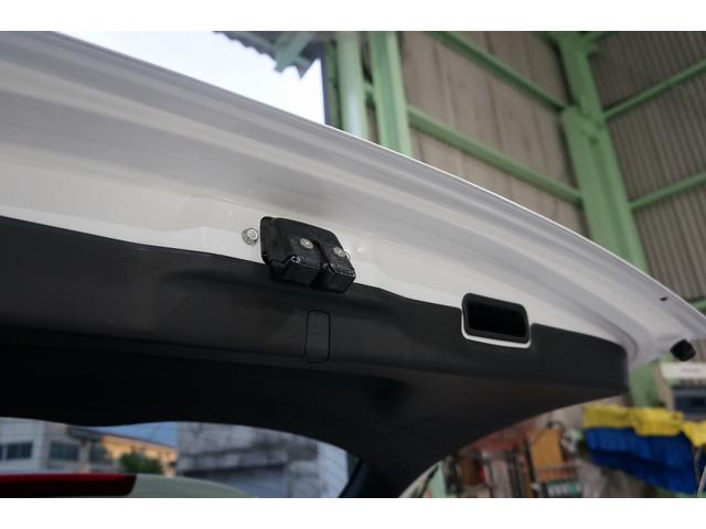 ホンダヴェゼルのバックドアの大きなへこみ修理　姫路市の車の板金塗装　キズ　ヘコミ　直し　事故修理　加古川市 高砂市