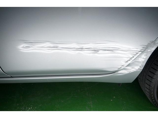 日産リーフの大きなへこみの修理 　(株)TRガレージ　姫路市の車の板金塗装　アルミパーツ キズ　ヘコミ　直し　事故修理　加古川市　高砂市