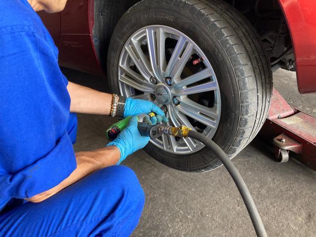マツダ　ロードスター　NCEC　タイヤ交換　「車検 点検 板金 塗装 船場サービスにお任せ下さい！」