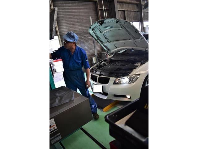 BMW　３２０ｉツーリング スタイル・エッセンス　ABA-VR20　車検　「車検 点検 板金 塗装 船場サービスにお任せ下さい！」