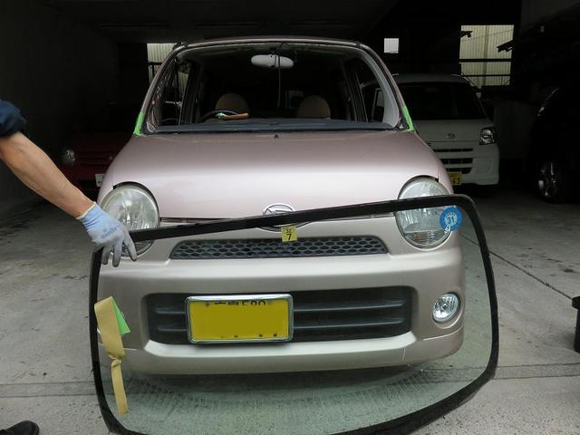 ダイハツ　ムーヴラテ　CBA-L550S（呉市のフロントガラス交換は第一自動車へ）