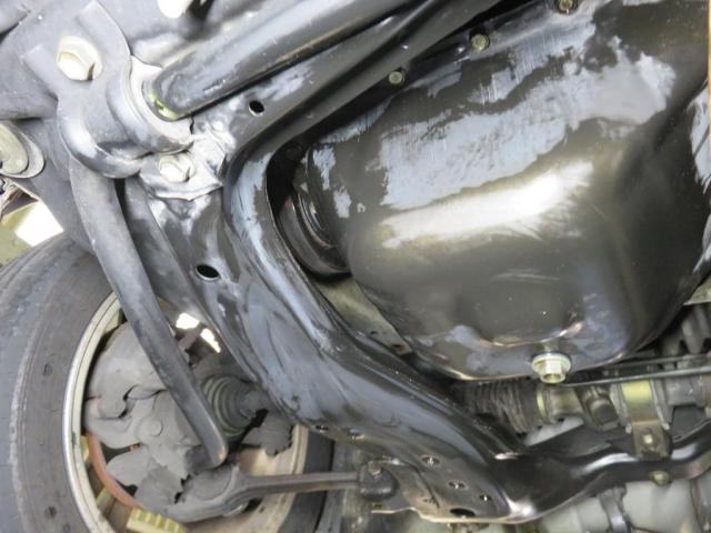 ダイハツ　ムーヴ　L900S　エンジンオイル漏れ修理　呉市の第一自動車へ　