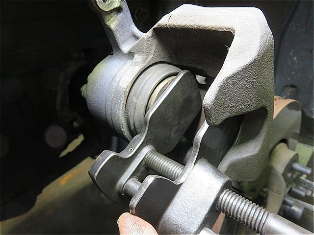 トヨタ ヴェルファイア　AGH30W　ブレーキパッド交換　呉市の第一自動車へ