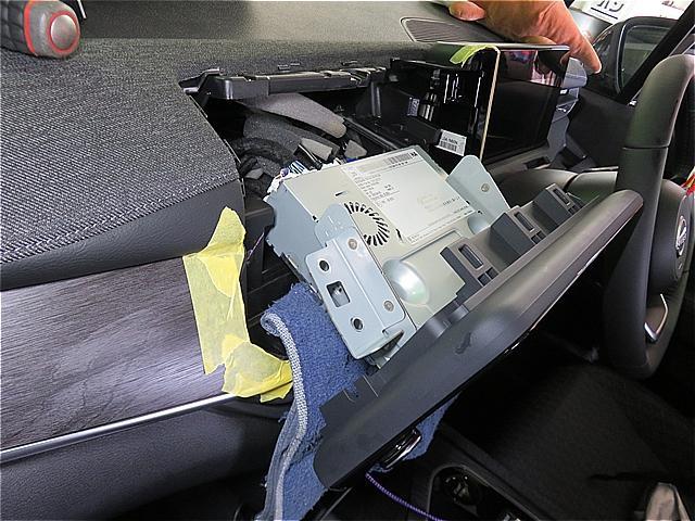 ニッサン ノートオーラ　FE13　テレビキット（持ち込み）取り付け　呉市の第一自動車へ