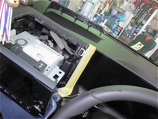 ニッサン ノートオーラ　FE13　テレビキット（持ち込み）取り付け　呉市の第一自動車へ