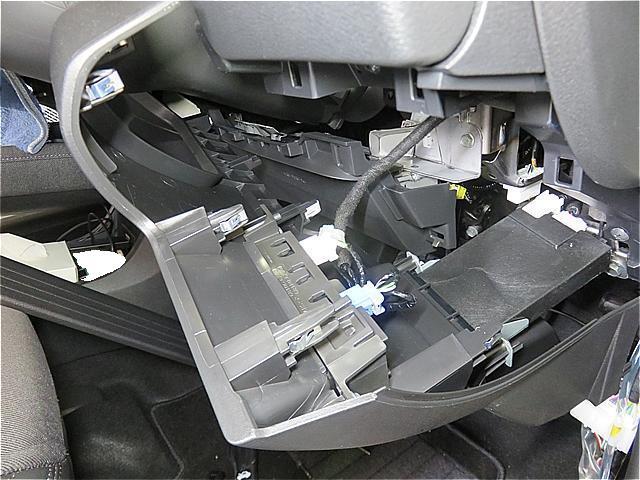 ニッサン ノートオーラ　FE13　テレビキット（持ち込み）取り付け　呉市の第一自動車へ