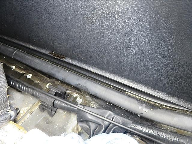 トヨタ　シェンタ　NSP170G　雨漏り修理　呉市の第一自動車へ