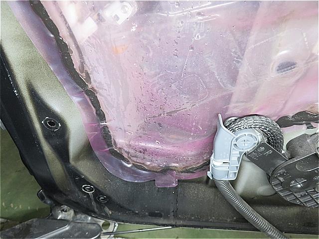 トヨタ　シェンタ　NSP170G　雨漏り修理　呉市の第一自動車へ