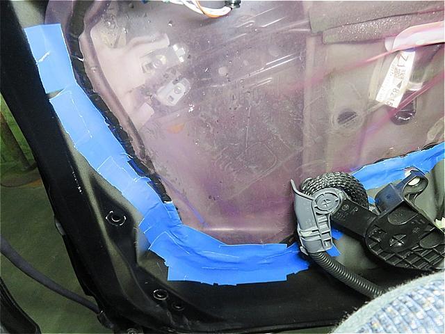トヨタ　シェンタ　NSP170G　雨漏り修理　呉市の第一自動車へ