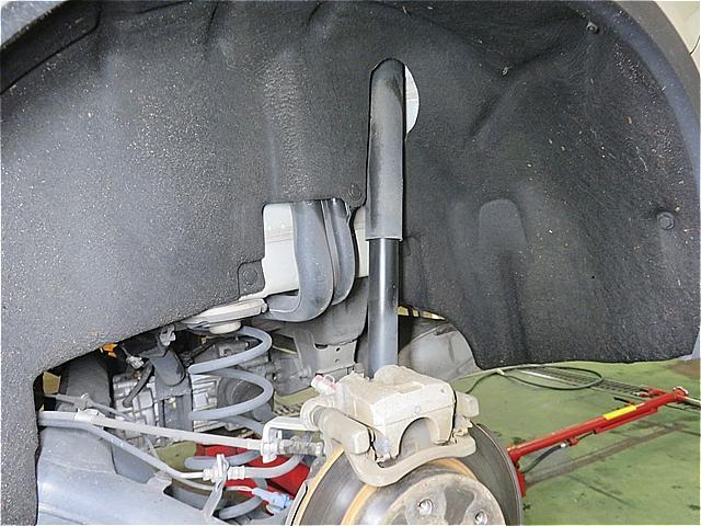 スズキ エスクード YEA1S ショックアブソーバー（持ち込み）交換　呉市の第一自動車へ