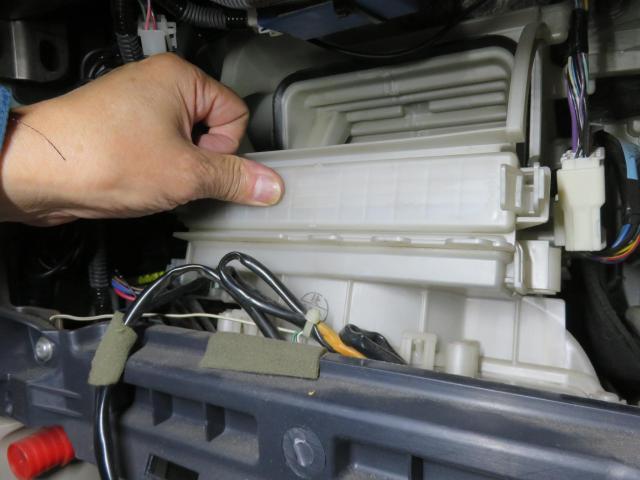 三菱 ekワゴン H82W エアコン・フィルター交換 呉市の第一自動車へ