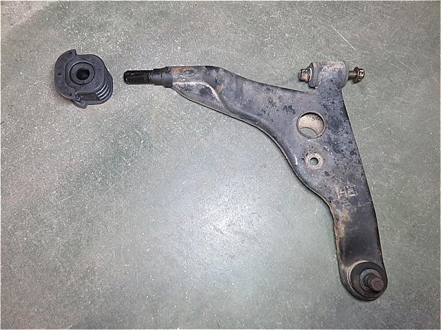 三菱 ミニキャブ U62T 足廻りの異音 ロアアーム・ブッシュ交換 呉市の第一自動車へ