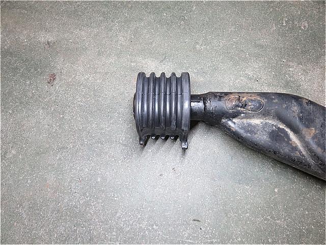 三菱 ミニキャブ U62T 足廻りの異音 ロアアーム・ブッシュ交換 呉市の第一自動車へ