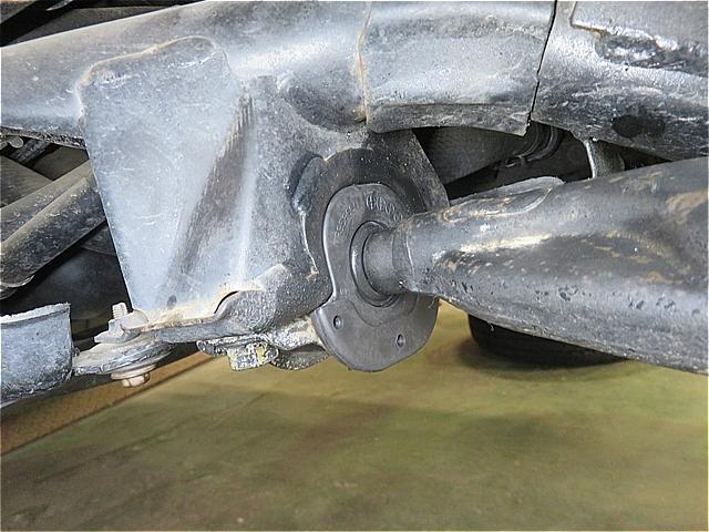 三菱 ミニキャブ U62T 足廻りの異音 ロアアーム・ブッシュ交換 呉市の第一自動車へ