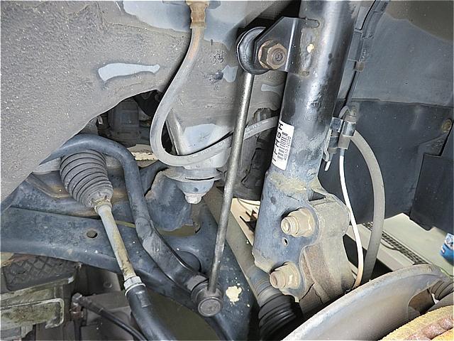 トヨタ カローラフィールダー NZE141G 走行時の異音 スタビライザーリンク交換 呉市の第一自動車へ