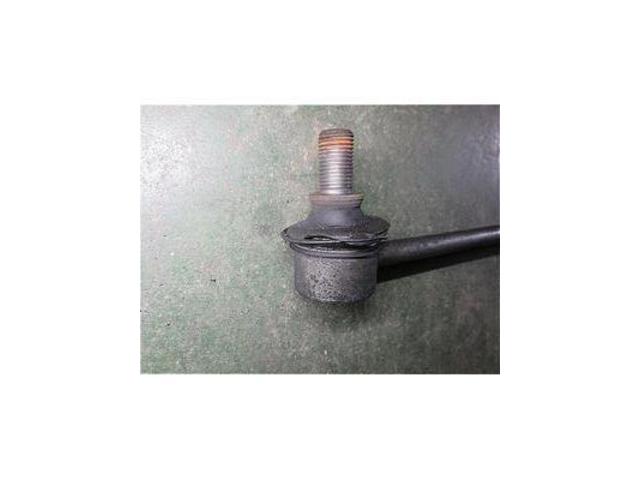 トヨタ カローラフィールダー NZE141G 走行時の異音 スタビライザーリンク交換 呉市の第一自動車へ