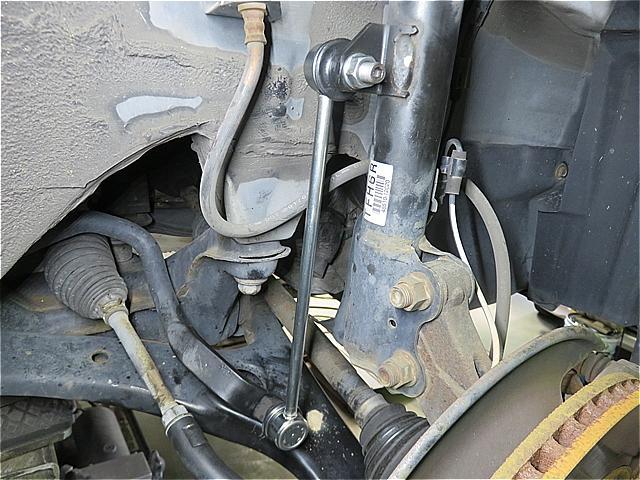 トヨタ カローラフィールダー NZE141G 走行時の異音 スタビライザーリンク交換 呉市の第一自動車へ