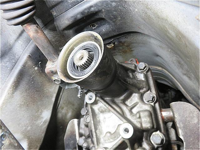 スバル レガシィ GF-BH5 センターデフ交換　呉市の第一自動車へ