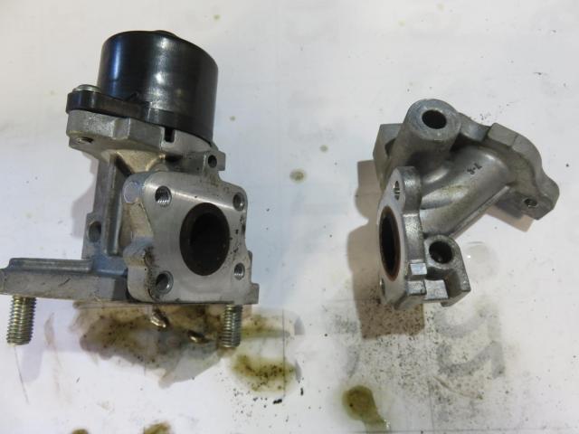 トヨタ プリウス ZVW30 エンジン不調　ＥＧＲ分解整備　呉市の第一自動車へ