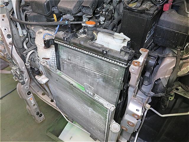 ダイハツ ムーヴ L175S ラジエーター（社外新品）交換　呉市の第一自動車へ
