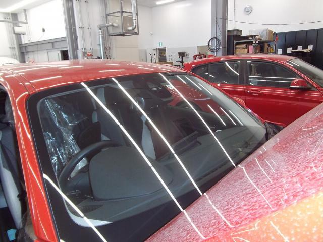 BMW 1シリーズ　飛び石　フロント　ガラス交換　車両保険　リペア補修　多治見
土岐　瑞浪　純正ナビ更新