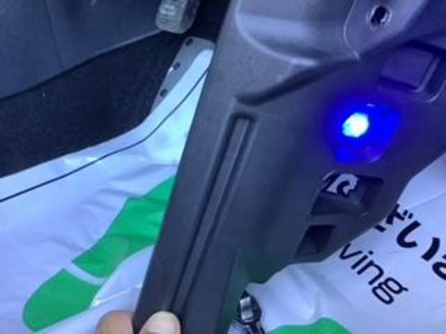 レクサス　CT　運転席・助手席　LEDフットランプ取付交換