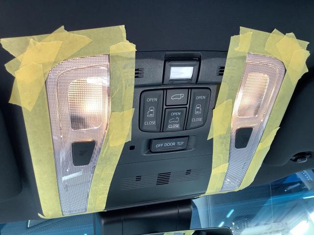 トヨタ　アルファード　3BA-AGH30W　LEDルームランプ取付交換
