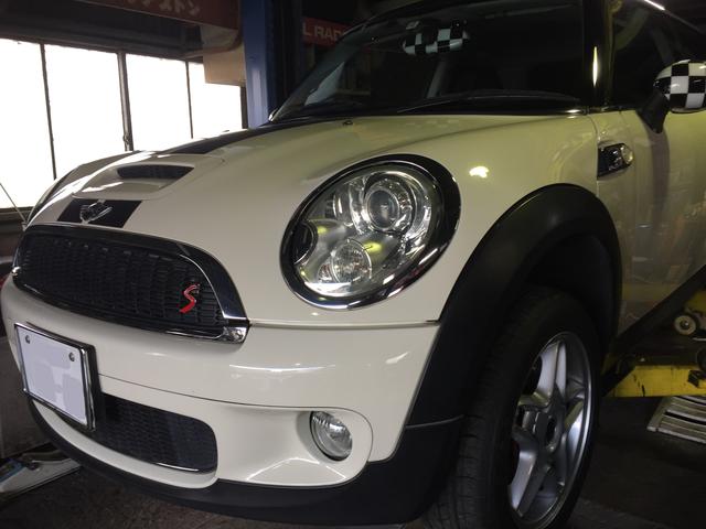 R56 MINI COOPER S オイル漏れ修理で入庫しました。兵庫県　姫路市　たつの市　相生市　太子町　車検・整備・取り付け　宮田自動車整備