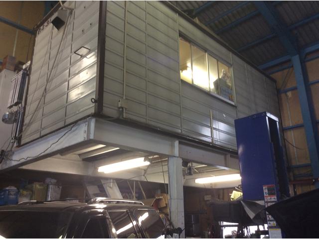 ２階が事務所になります