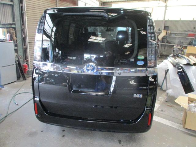 ヴォクシー　リアウイング　取替付　パーツ取付　整備　修理　宇都宮市　矢板市　さくら市　日光市