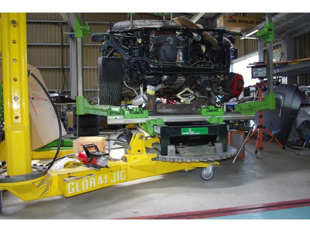 ３次元にミリ単位にあなたのお車を修正いたします。