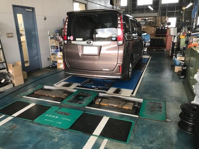 車検専用ラインも完備しています作業もスムーズでお待たせいたしません