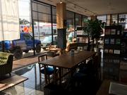 待ち時間はカフェでゆっくりとお待ちいただけます。